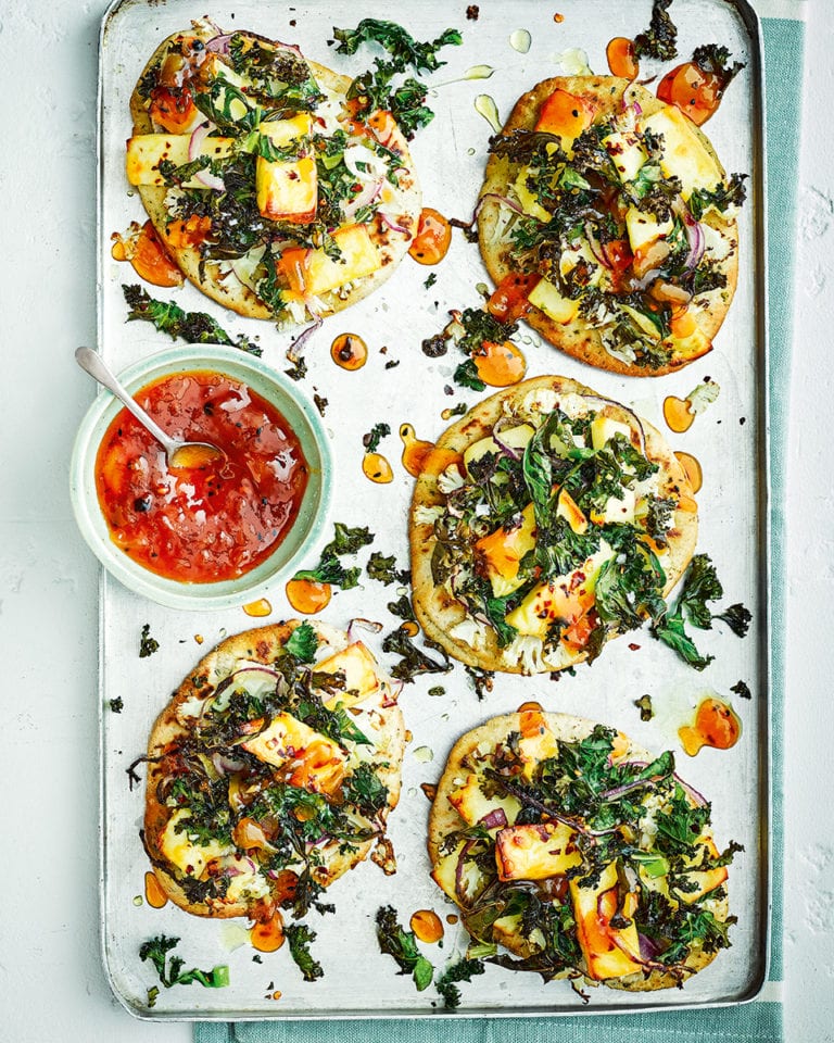 Naan pizzas