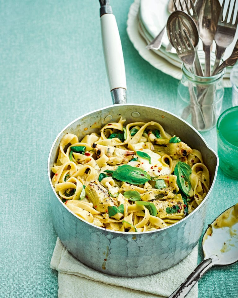 Spinach and artichoke one-pan pasta