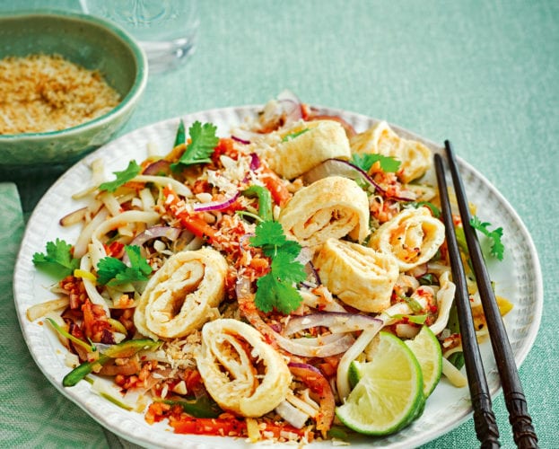 Stir-fried rice noodles with quick sambal and omelette