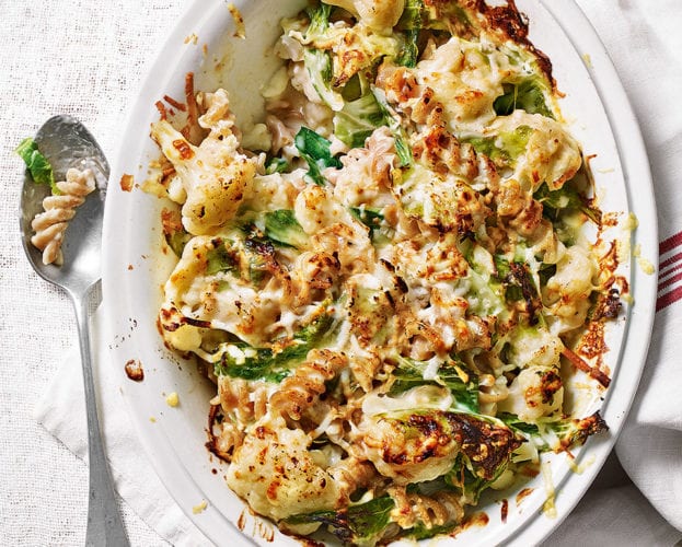 Cauliflower cheese and greens pasta bake