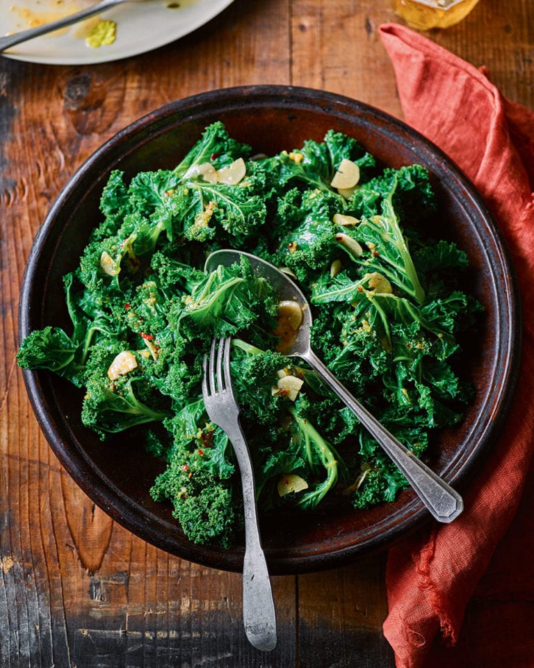 Garlicky buttered kale