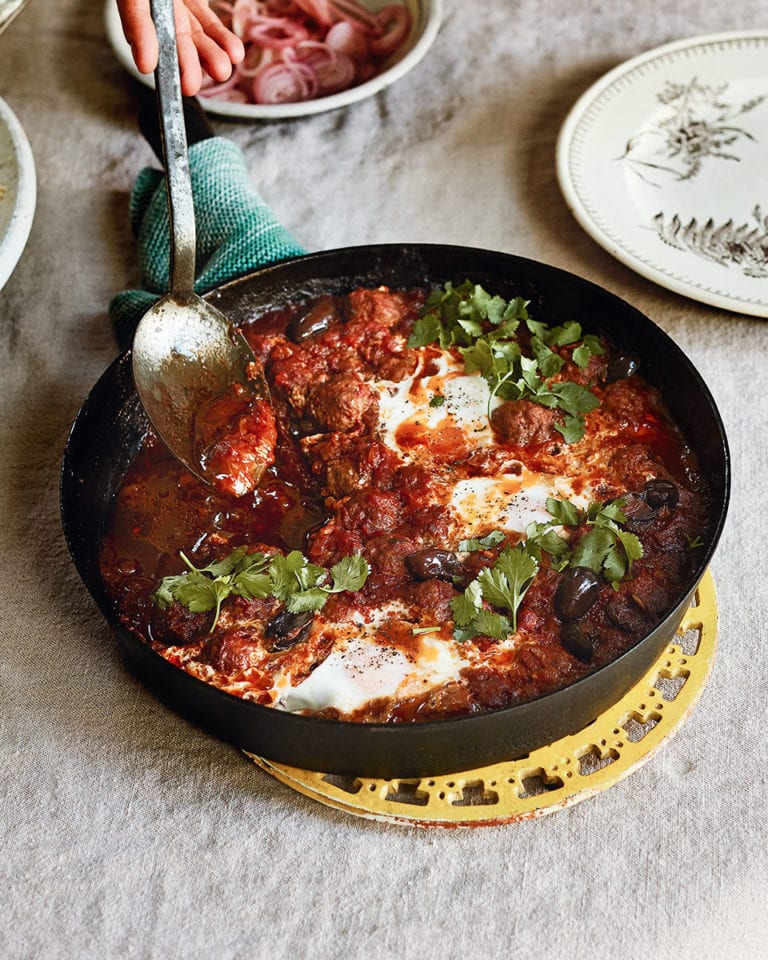 Kefta (meatballs) with eggs and pickled shallots