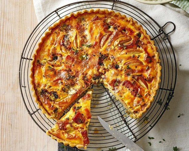 Pear and roquefort tart
