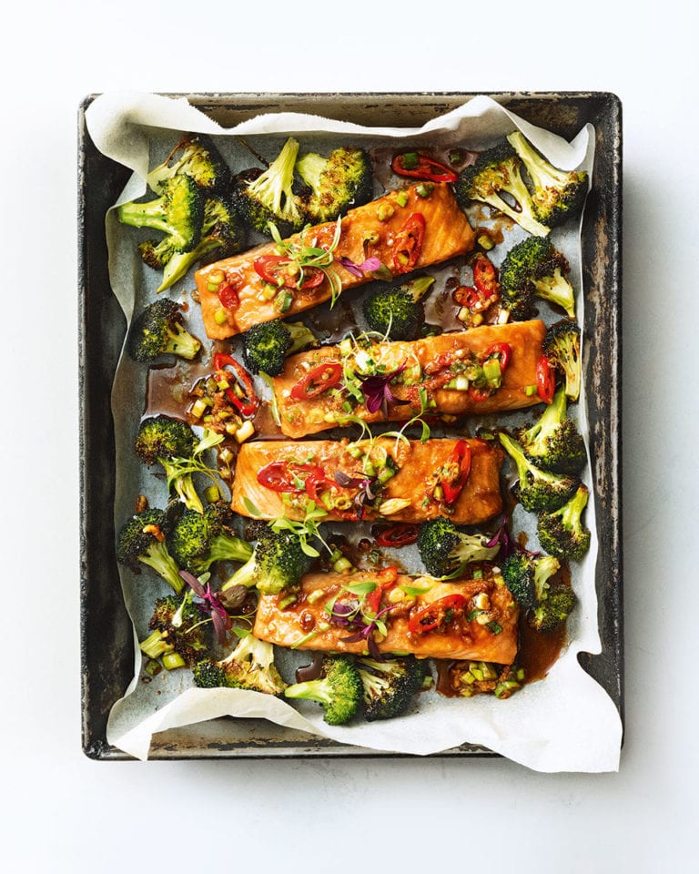 Low calorie salmon and broccoli traybake with spring onion and chilli