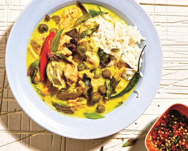 Classic green chicken curry