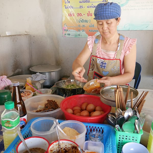 Making Khao Soi Noi