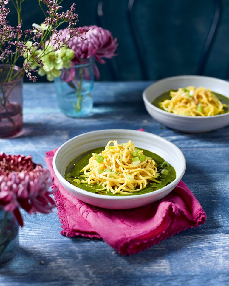 Noodles in a spinach and garlic sauce