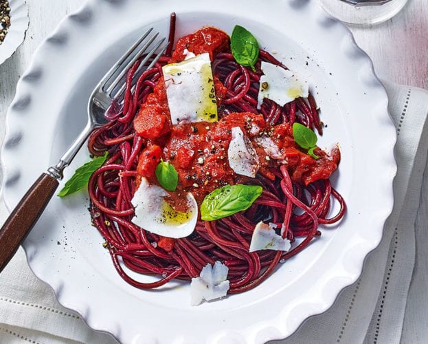 Red wine spaghetti with tomato and goat’s cheese