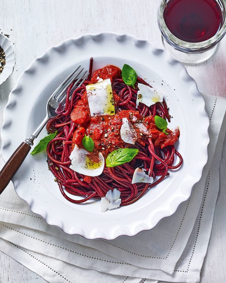 Red wine spaghetti with tomato and goat’s cheese