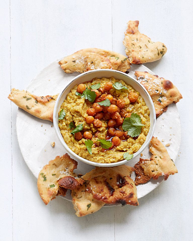 Chickpea dhal with naan bread crisps