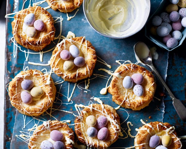 Coconut macaroon nests