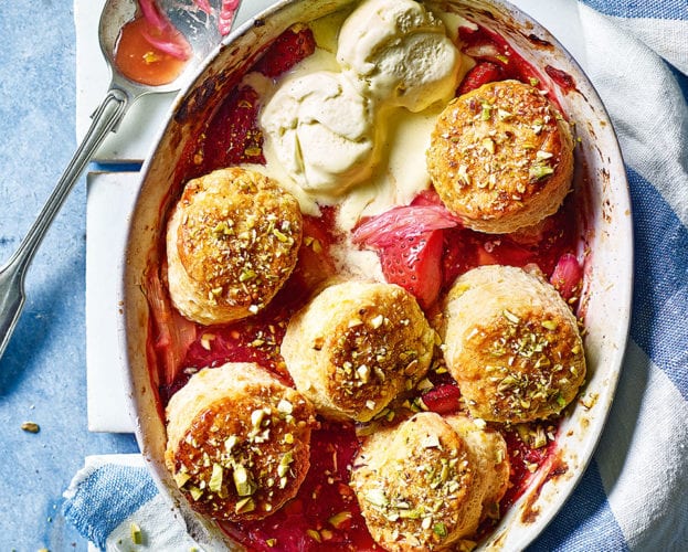 rhubarb-cobbler
