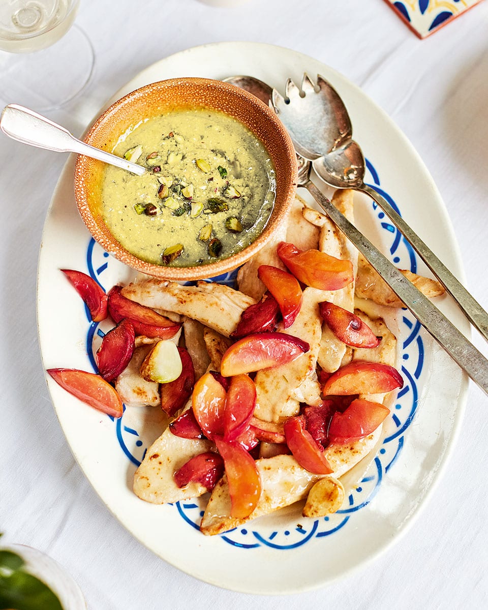 Chicken with grilled peaches, pistachio mayonnaise and sweet and sour peppers recipe | delicious. ma