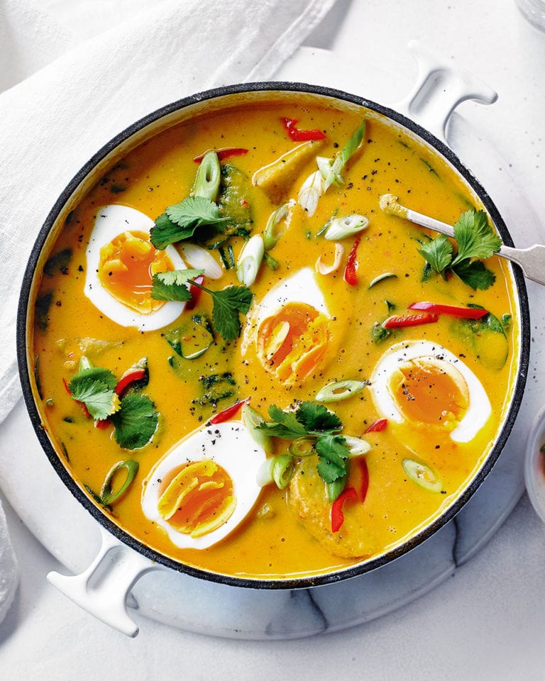Aromatic egg, spinach and potato curry