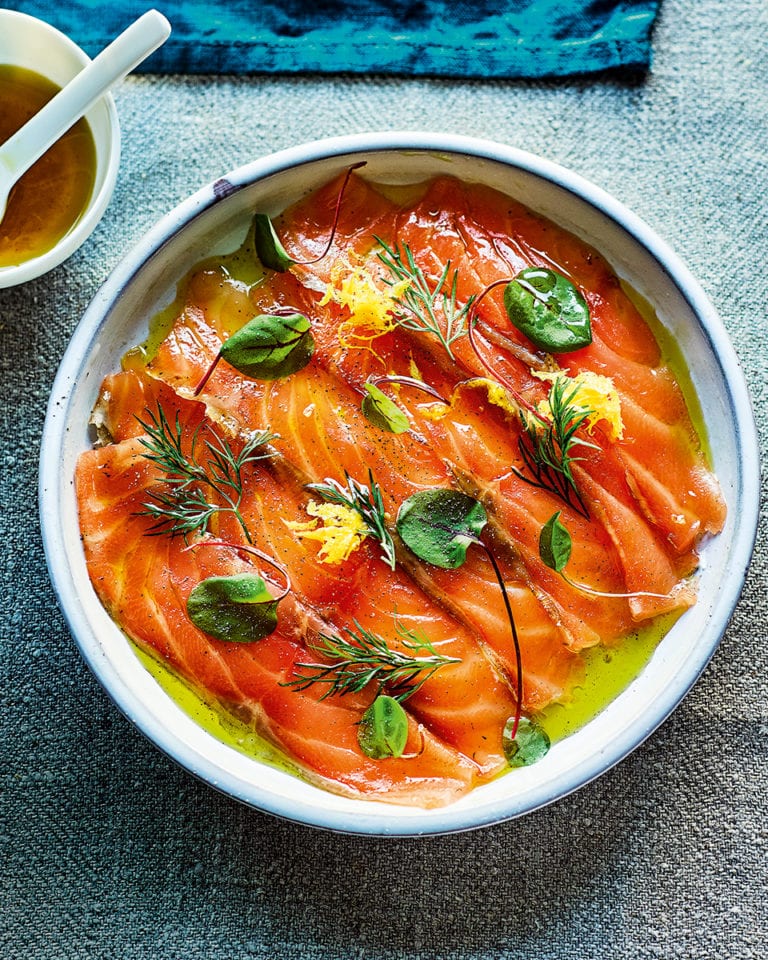 Cured salmon with crème fraîche and dill