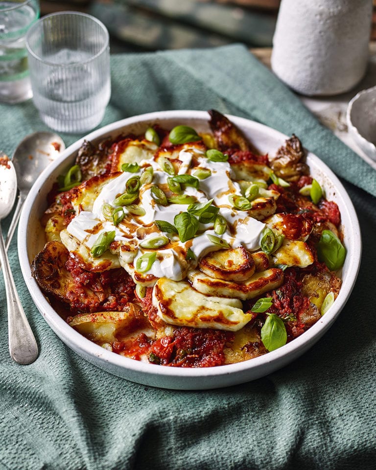 Crispy potato and halloumi bake