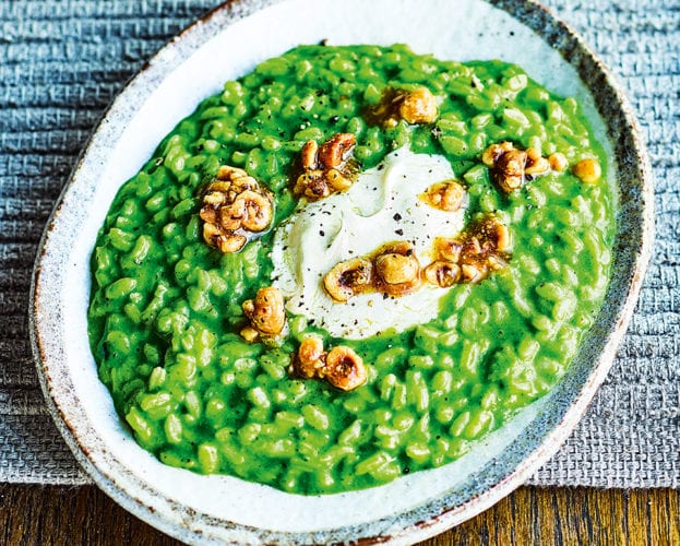 Green risotto with hazelnut pesto