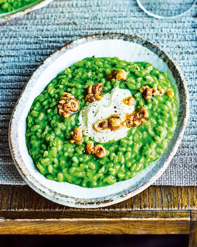 Green risotto with hazelnut pesto