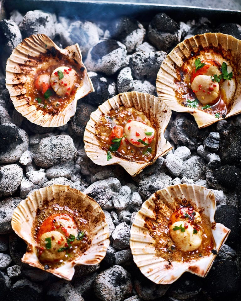 Scallops with garlic, chilli and anchovy butter