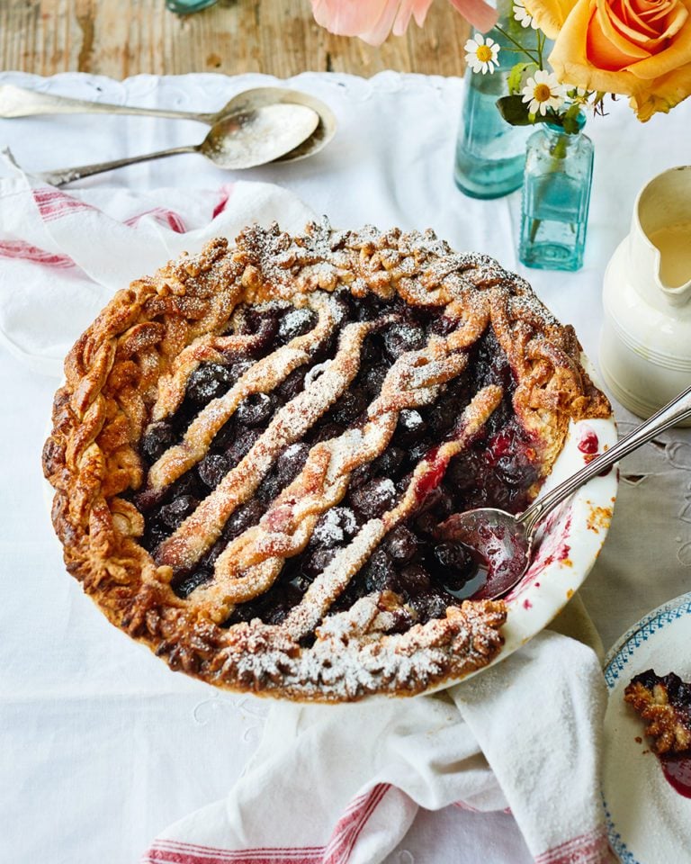 Traditional cherry pie