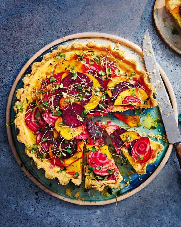 Goat’s cheese and marinated beetroot quiche