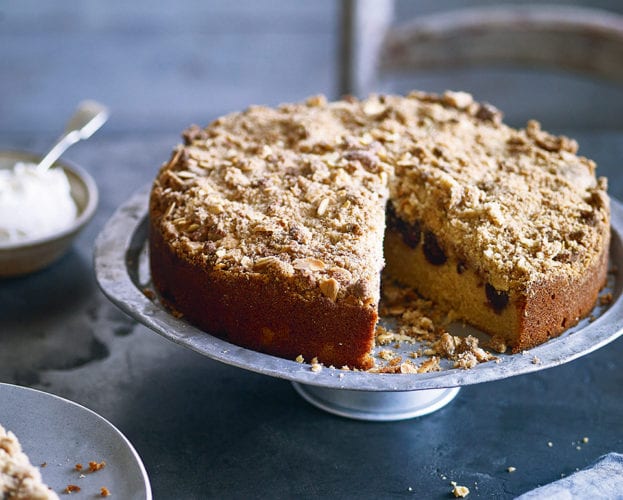 Cherry crumble cake
