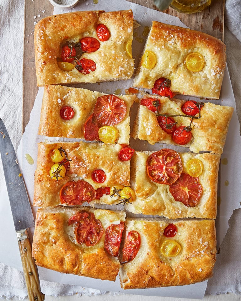 Focaccia pugliese with fresh tomatoes