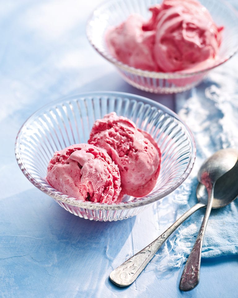 Quick raspberry ice cream