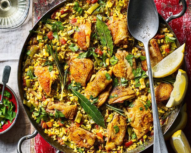 Chicken paella with squid and beans