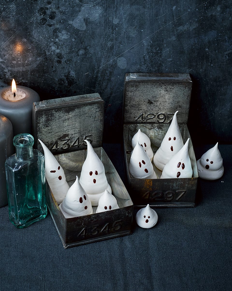 Meringue ghosts for Halloween recipe | delicious. magazine
