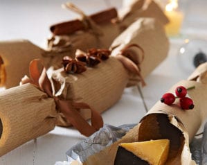 How to make your own Christmas crackers