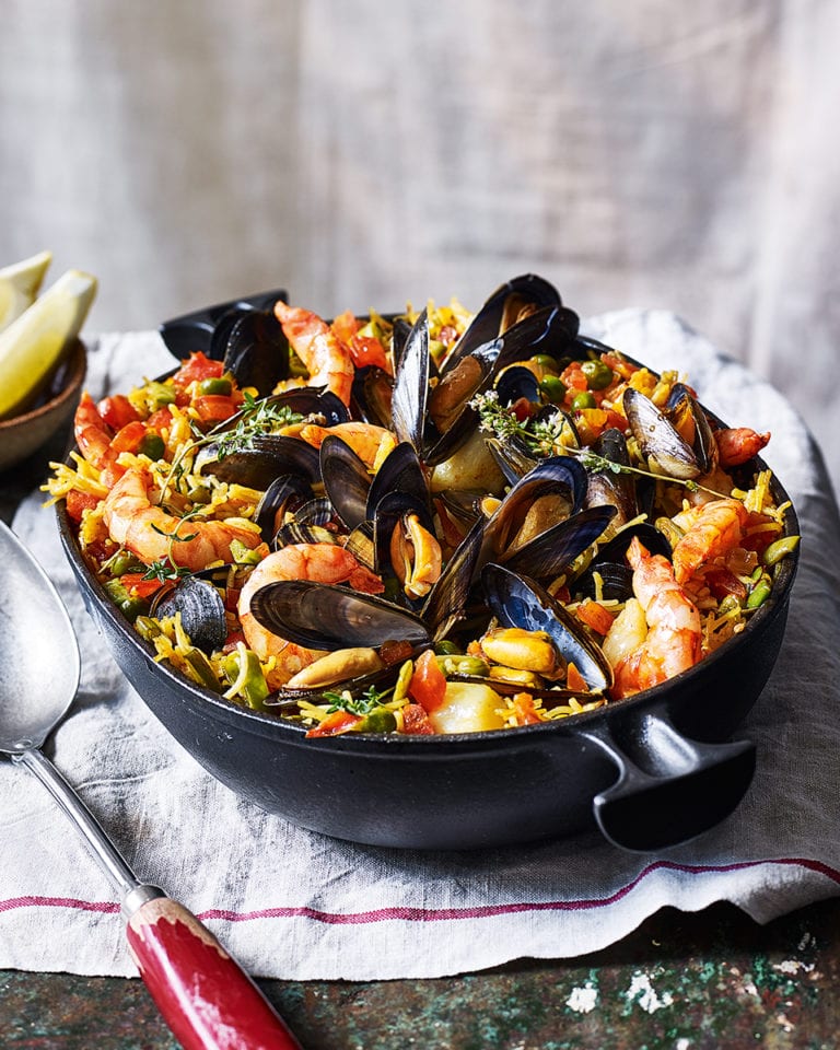 Fideuà (Spanish seafood noodle paella)