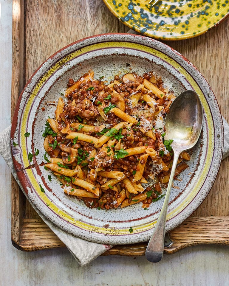 Penne with lentils and mushrooms