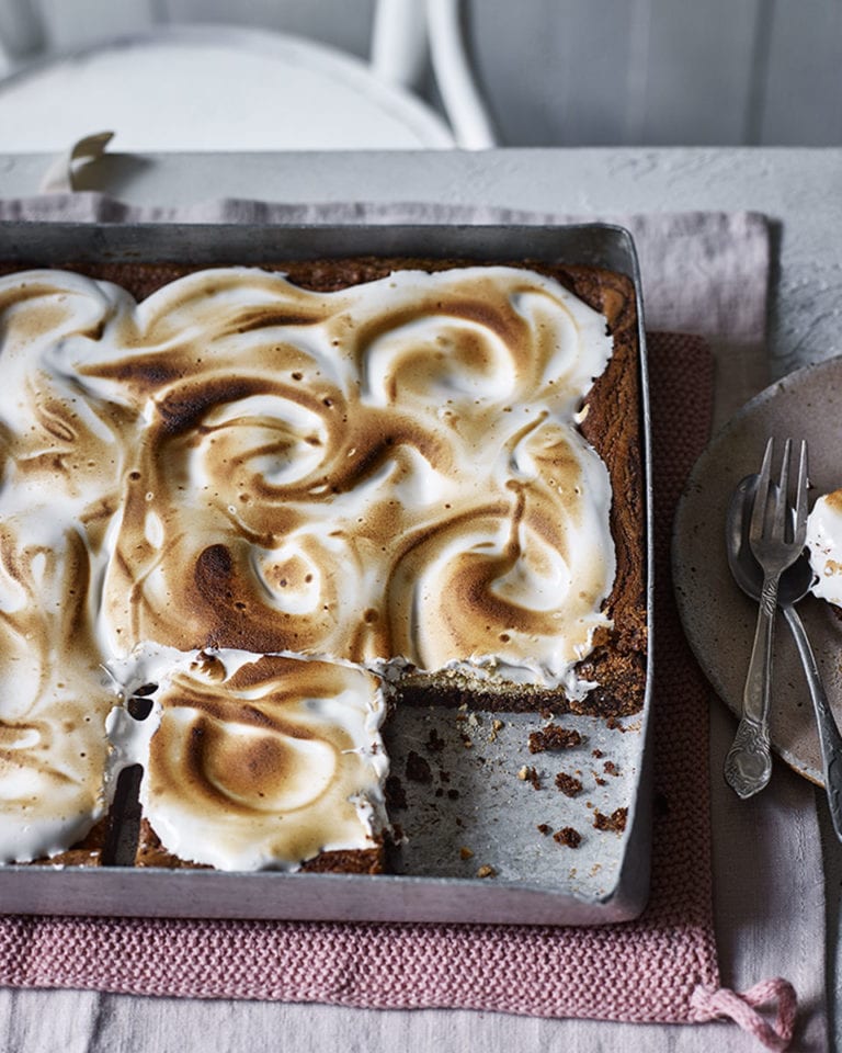 Cookie s’mores traybake