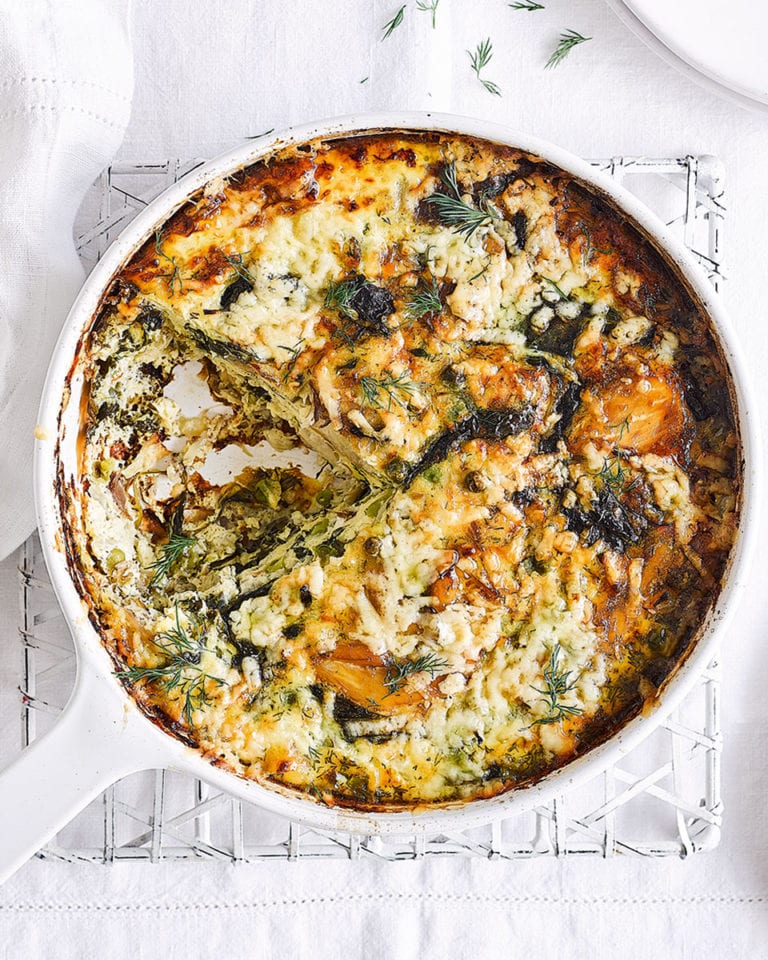 Smoked mackerel, pea and spinach frittata