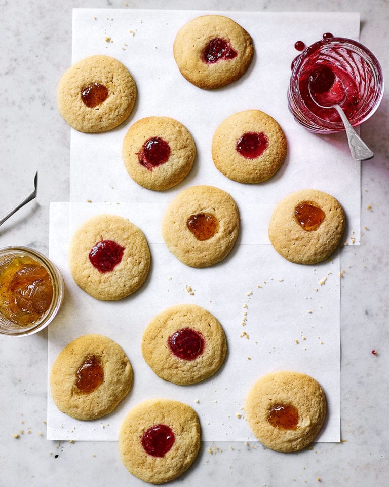 Easy jammy biscuits