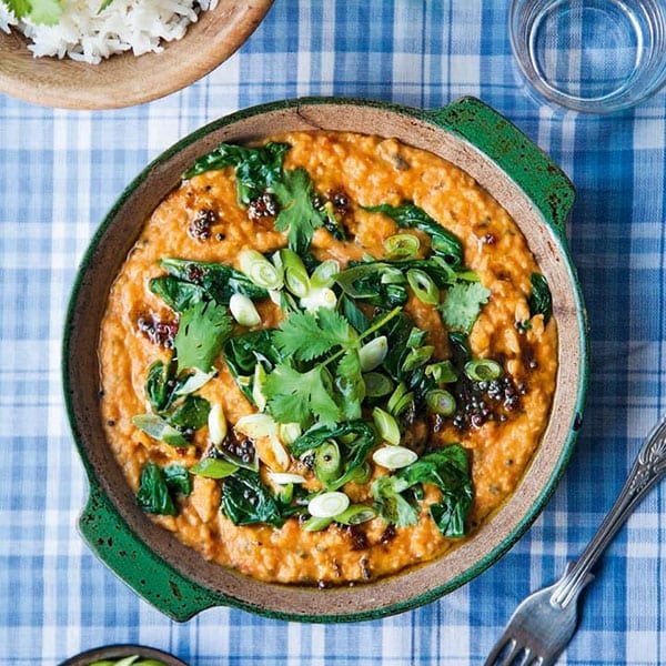 Dhal with spinach and tomatoes