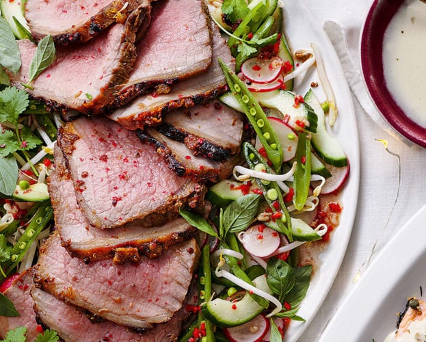 Roast beef with fragrant crunchy salad