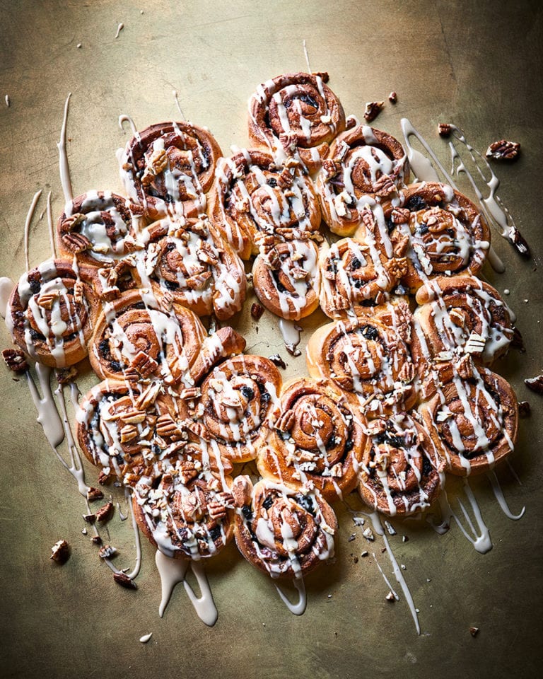 Pecan pie chelsea buns