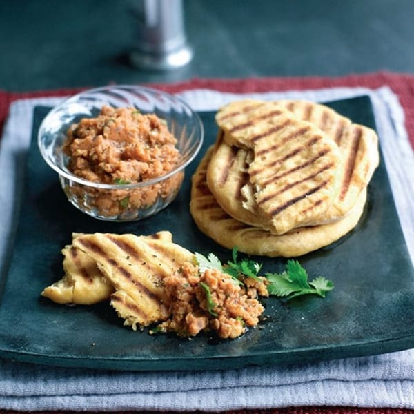 Flatbread with red lentil pâté