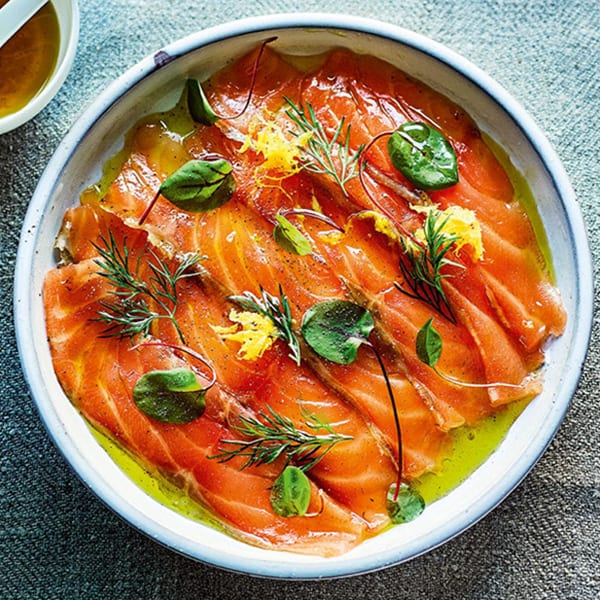 Cured salmon with crème fraîche and dill