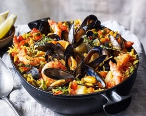 Valencian seafood noodle paella