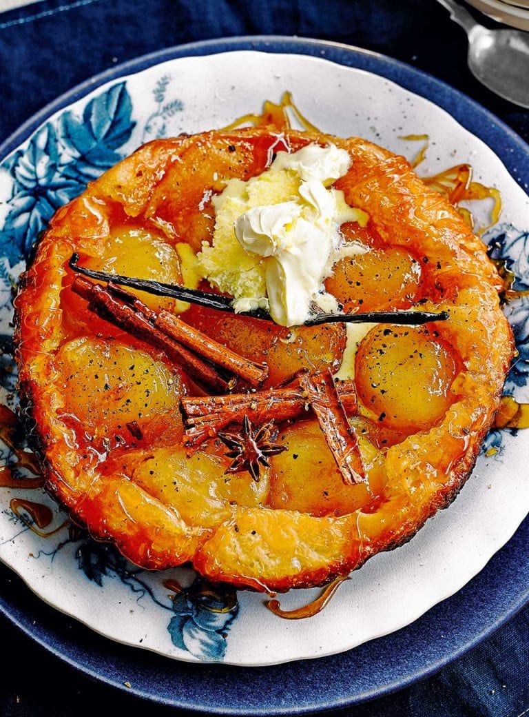 Apple tarte tatin