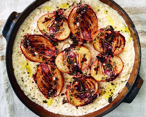 Onion porridge with roasted onions and thyme