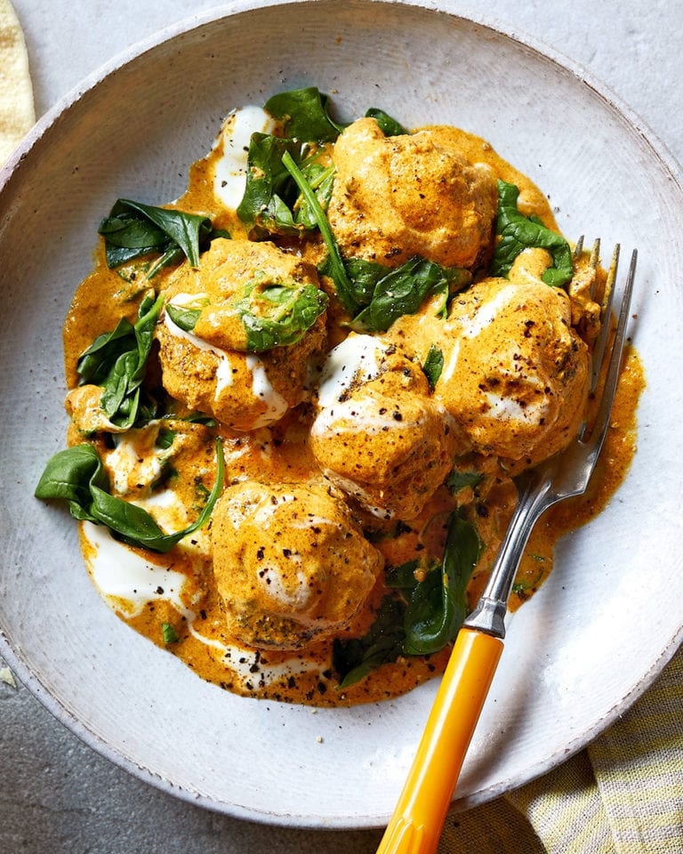 Falafel curry with spinach