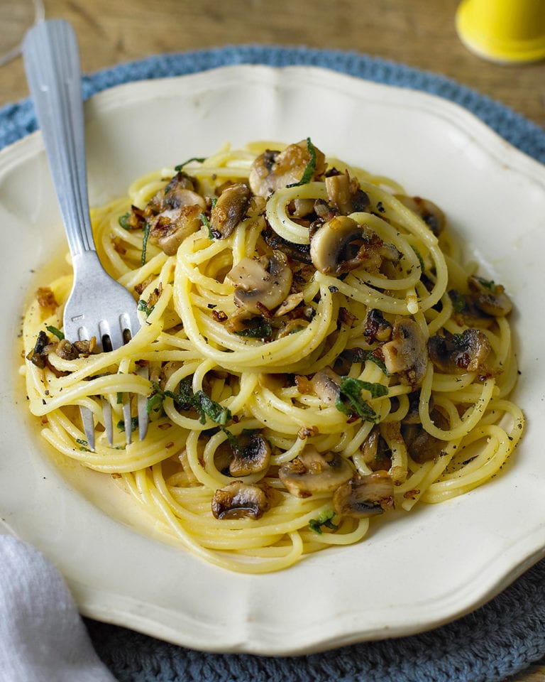 Mushroom carbonara