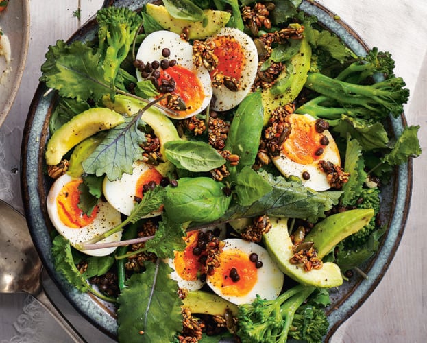 Lentil, broccoli and egg salad with crunchy seeds