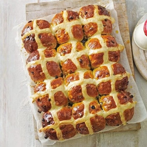 saffron hot cross buns