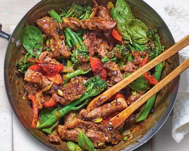 Stir-fried beef in black bean sauce