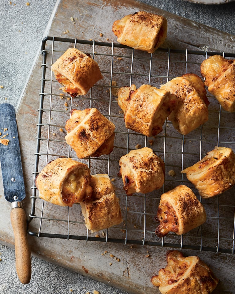 Cheese, potato and onion rolls